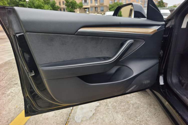 Used Tesla Model 3 2022 Performance High-Performance All-Wheel-Drive Version Interior 2