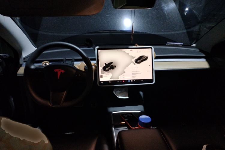 Used Tesla Model 3 2022 Rear-Wheel-Drive Version Interior 2