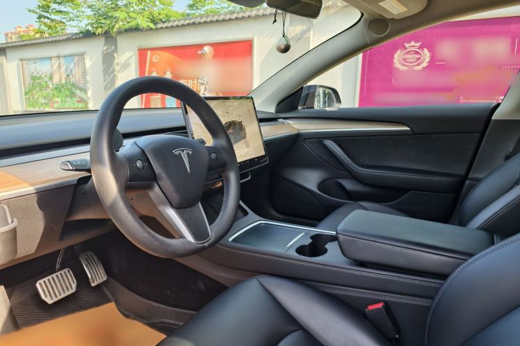 Used Tesla Model 3 2022 Rear-Wheel-Drive Version Interior 2
