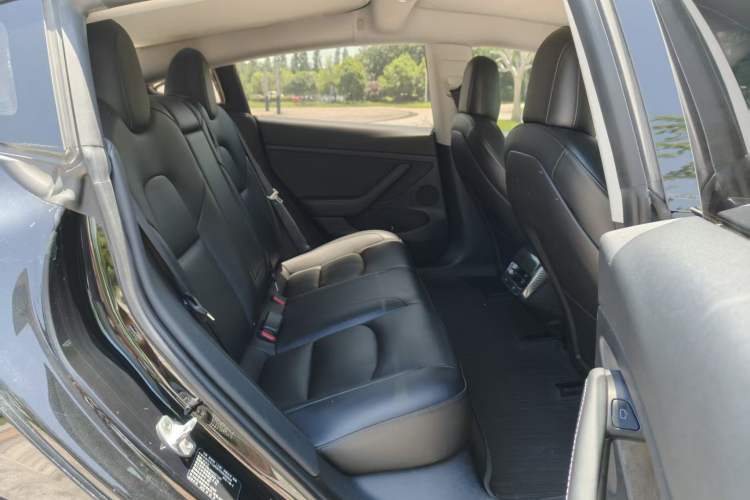 Used Tesla Model 3 2022 Rear-Wheel-Drive Version Interior 2