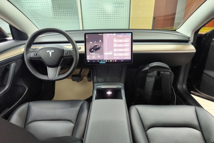 Used Tesla Model 3 2022 Rear-Wheel-Drive Version Interior 2