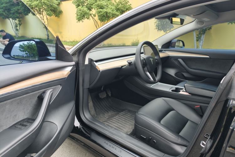 Used Tesla Model 3 2022 Rear-Wheel-Drive Version Interior 2