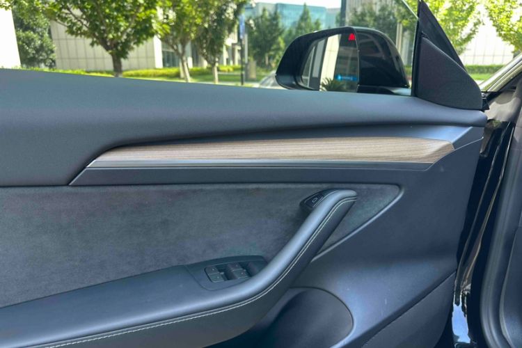 Used Tesla Model 3 2022 Rear-Wheel-Drive Version Interior 2
