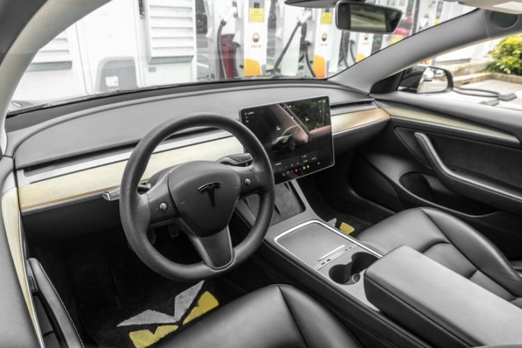 Used Tesla Model 3 2022 Rear-Wheel-Drive Version Interior 2