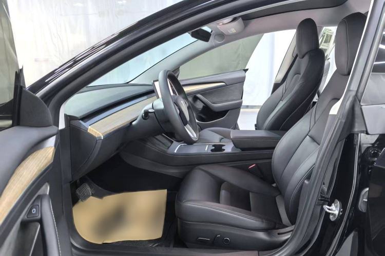 Used Tesla Model 3 2022 Rear-Wheel-Drive Version Interior 2