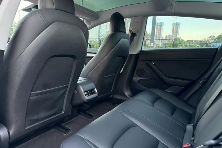 Used Tesla Model 3 2022 Rear-Wheel-Drive Version Interior 2