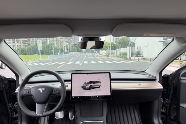 Used Tesla Model 3 2022 Rear-Wheel-Drive Version Interior 3
