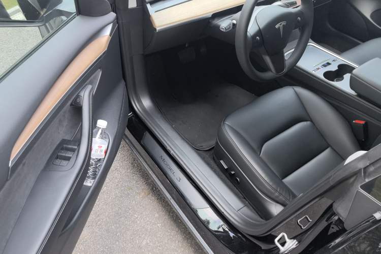 Used Tesla Model 3 2022 Rear-Wheel-Drive Version Interior 3
