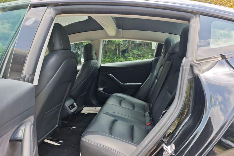Used Tesla Model 3 2022 Rear-Wheel-Drive Version Interior 3