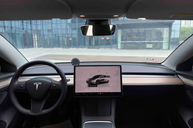 Used Tesla Model 3 2022 Rear-Wheel-Drive Version Interior 3