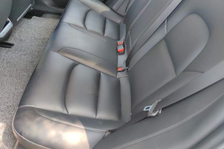Used Tesla Model 3 2022 Rear-Wheel-Drive Version Interior 3