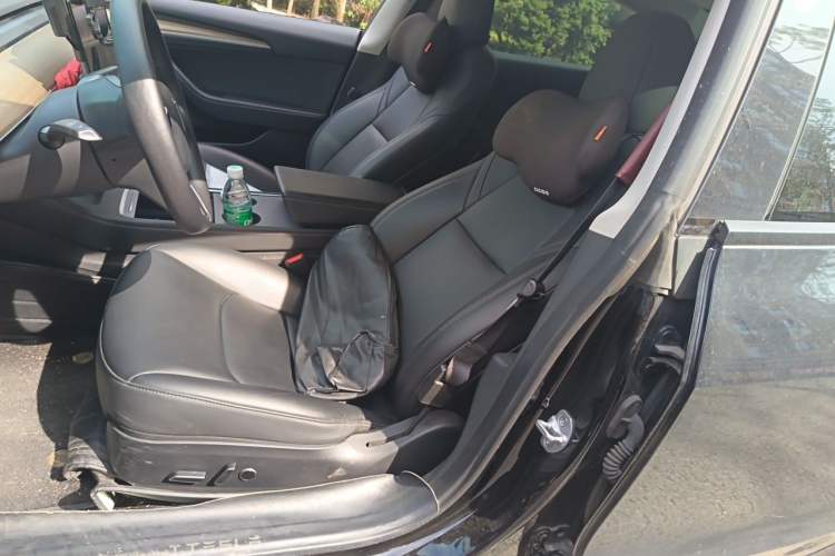 Used Tesla Model 3 2022 Rear-Wheel-Drive Version Interior 3