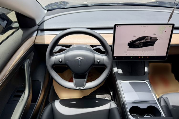 Used Tesla Model 3 2022 Rear-Wheel-Drive Version Interior 3