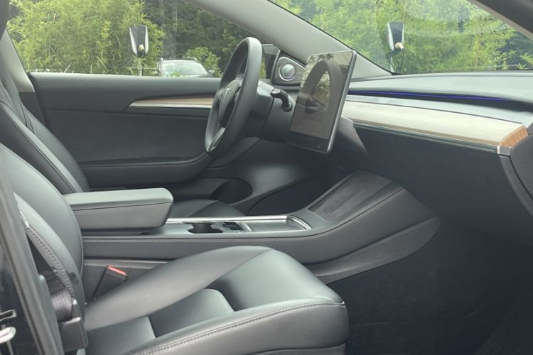 Used Tesla Model 3 2022 Rear-Wheel-Drive Version Interior 3