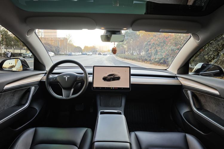 Used Tesla Model 3 2022 Rear-Wheel-Drive Version Interior 3