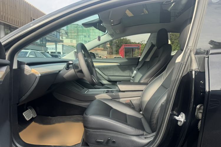 Used Tesla Model 3 2022 Performance High-Performance All-Wheel-Drive Version Interior 3