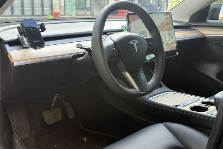Used Tesla Model 3 2022 Rear-Wheel-Drive Version Interior 3