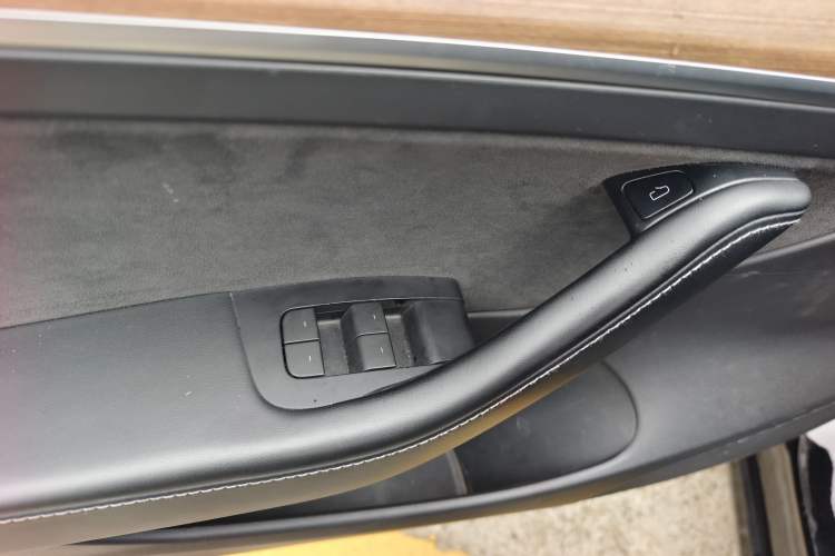 Used Tesla Model 3 2022 Performance High-Performance All-Wheel-Drive Version Interior 3