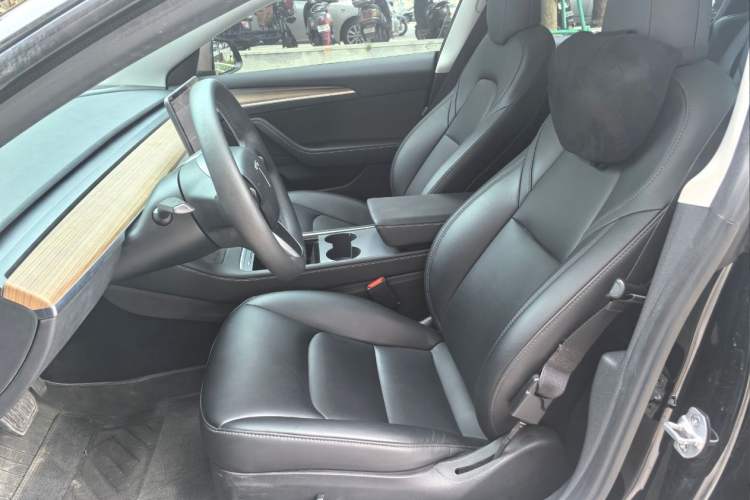 Used Tesla Model 3 2022 Rear-Wheel-Drive Version Interior 3