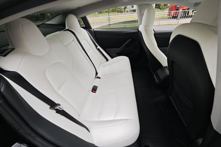 Used Tesla Model 3 2022 Rear-Wheel-Drive Version Interior 3