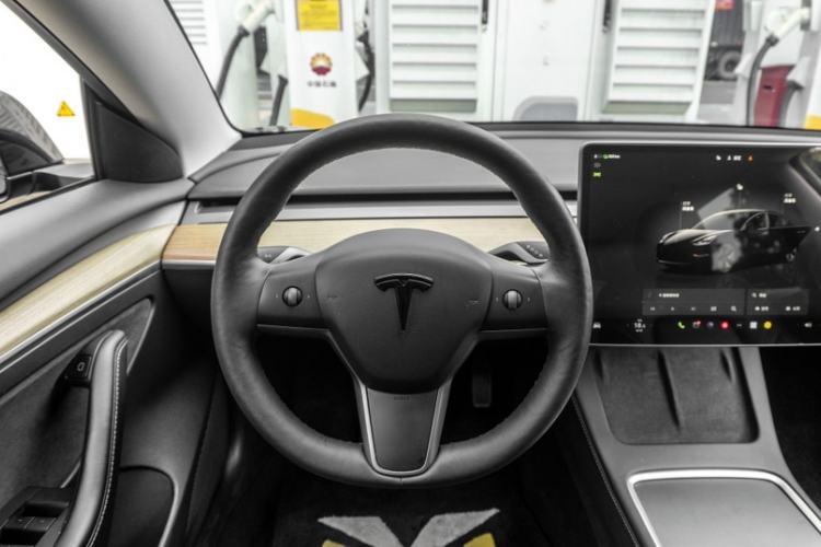 Used Tesla Model 3 2022 Rear-Wheel-Drive Version Interior 3