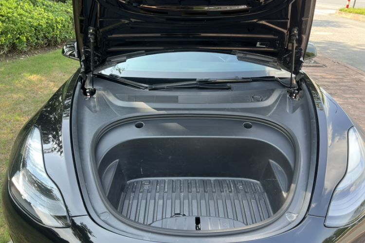 Used Tesla Model 3 2022 Rear-Wheel-Drive Version Interior 3