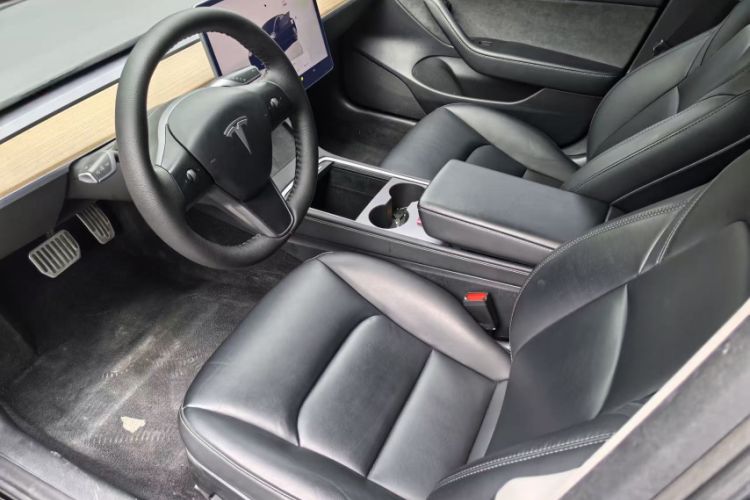 Used Tesla Model 3 2022 Rear-Wheel-Drive Version Interior 4