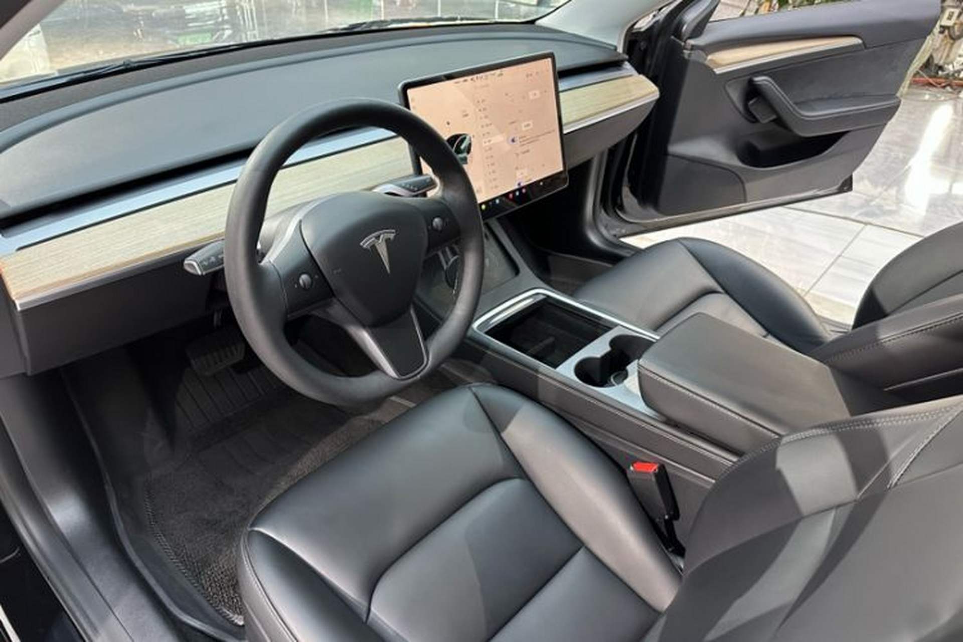 Used Tesla Model 3 2022 Rear-Wheel-Drive Version Interior 4