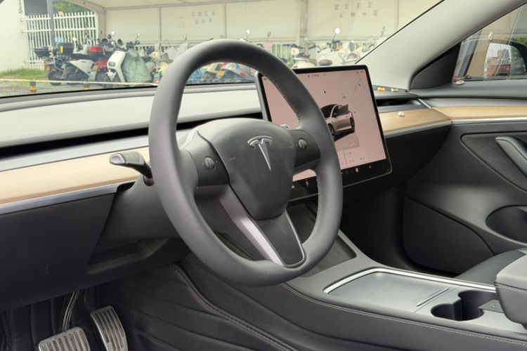 Used Tesla Model 3 2022 Rear-Wheel-Drive Version Interior 4