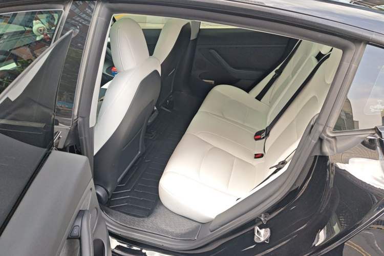 Used Tesla Model 3 2022 Performance High-Performance All-Wheel-Drive Version Interior 4