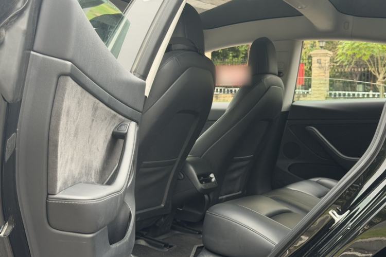 Used Tesla Model 3 2022 Rear-Wheel-Drive Version Interior 4