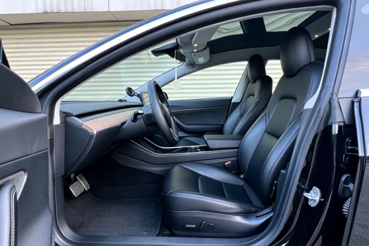 Used Tesla Model 3 2022 Rear-Wheel-Drive Version Interior 4