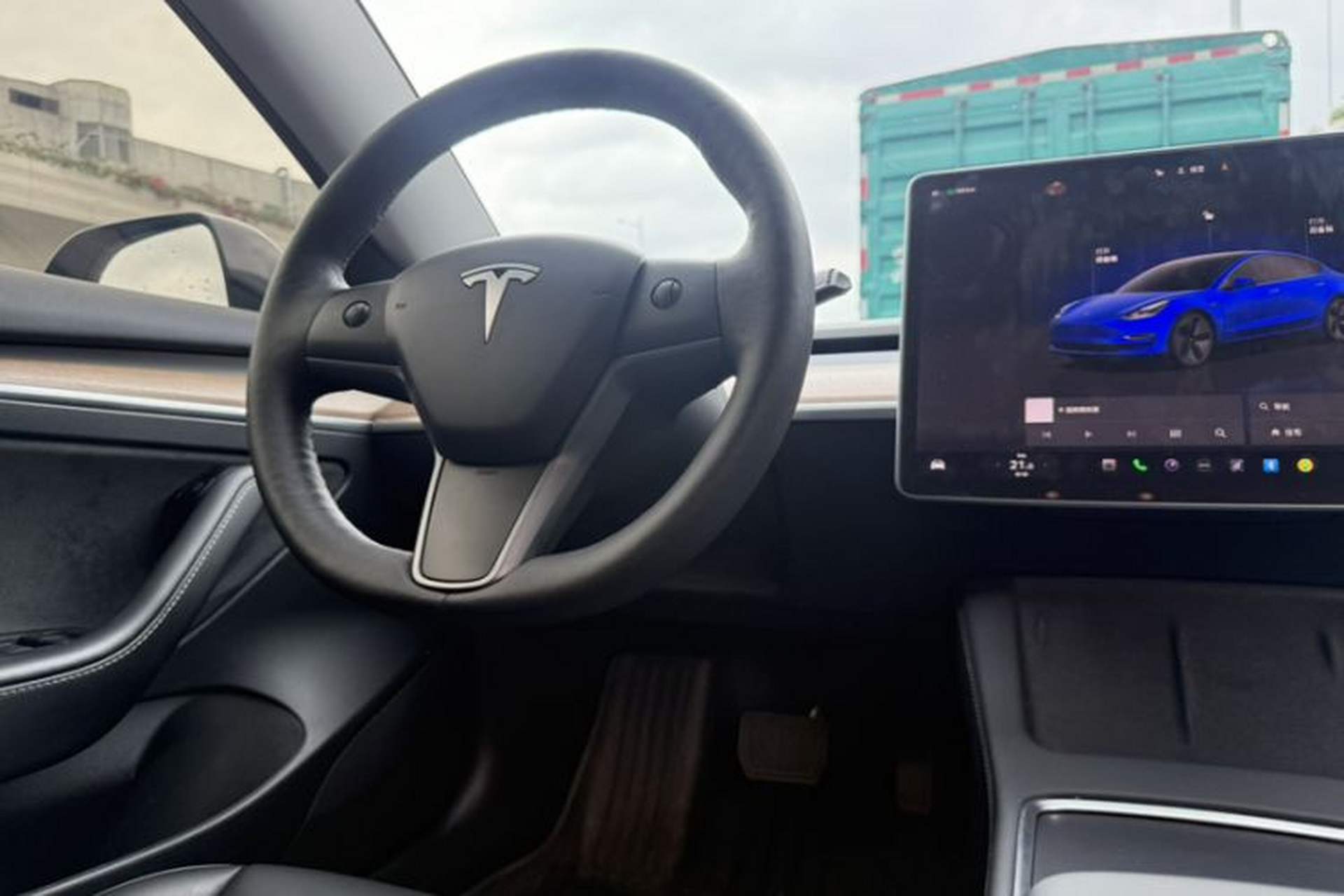 Used Tesla Model 3 2022 Rear-Wheel-Drive Version Interior 4