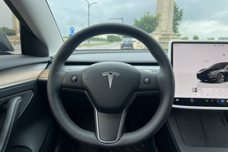 Used Tesla Model 3 2022 Rear-Wheel-Drive Version Interior 4