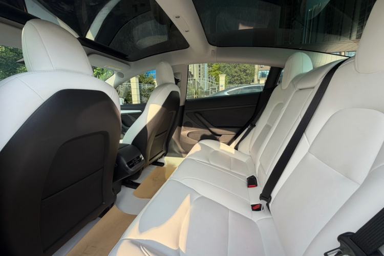 Used Tesla Model 3 2022 Rear-Wheel-Drive Version Interior 4