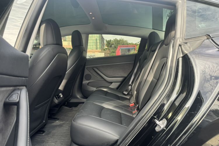 Used Tesla Model 3 2022 Performance High-Performance All-Wheel-Drive Version Interior 4