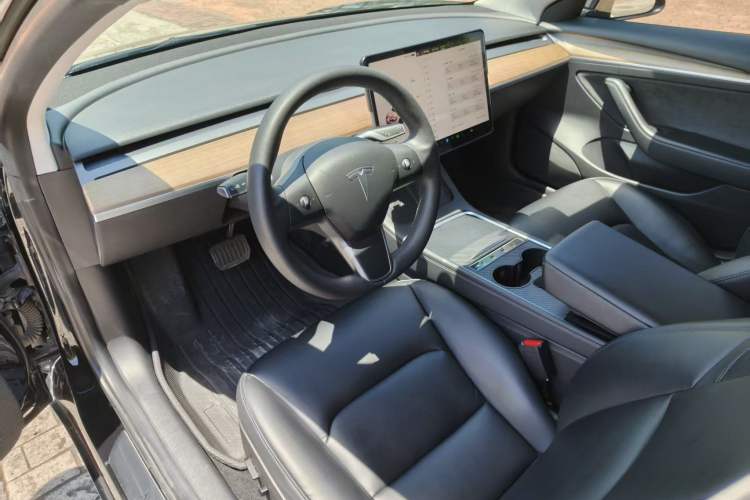 Used Tesla Model 3 2022 Rear-Wheel-Drive Version Interior 4