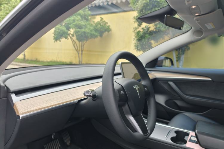 Used Tesla Model 3 2022 Rear-Wheel-Drive Version Interior 4