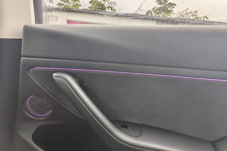 Used Tesla Model 3 2022 Rear-Wheel-Drive Version Interior 4