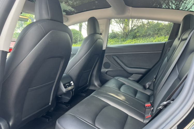 Used Tesla Model 3 2022 Rear-Wheel-Drive Version Interior 4