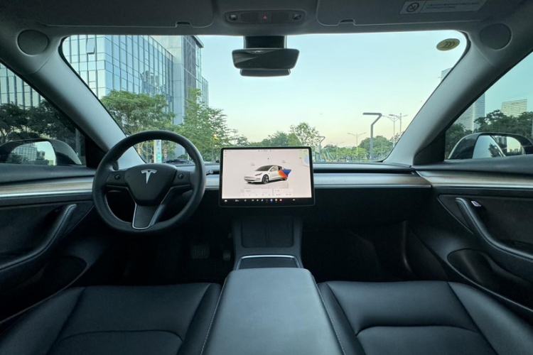 Used Tesla Model 3 2022 Rear-Wheel-Drive Version Interior 4