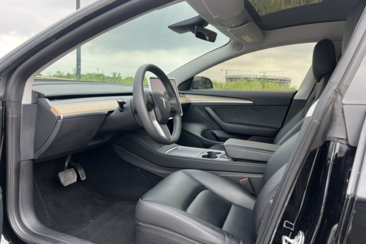 Used Tesla Model 3 2022 Rear-Wheel-Drive Version Interior 5