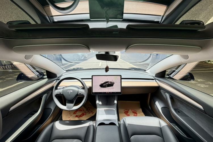 Used Tesla Model 3 2022 Rear-Wheel-Drive Version Interior 5