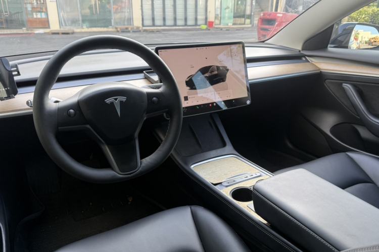 Used Tesla Model 3 2022 Rear-Wheel-Drive Version Interior 5