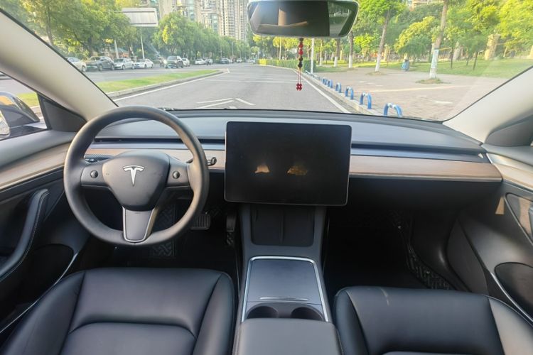 Used Tesla Model 3 2022 Rear-Wheel-Drive Version Interior 5