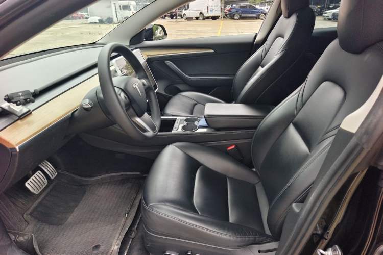 Used Tesla Model 3 2022 Performance High-Performance All-Wheel-Drive Version Interior 5