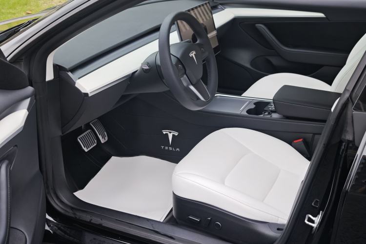 Used Tesla Model 3 2022 Rear-Wheel-Drive Version Interior 5