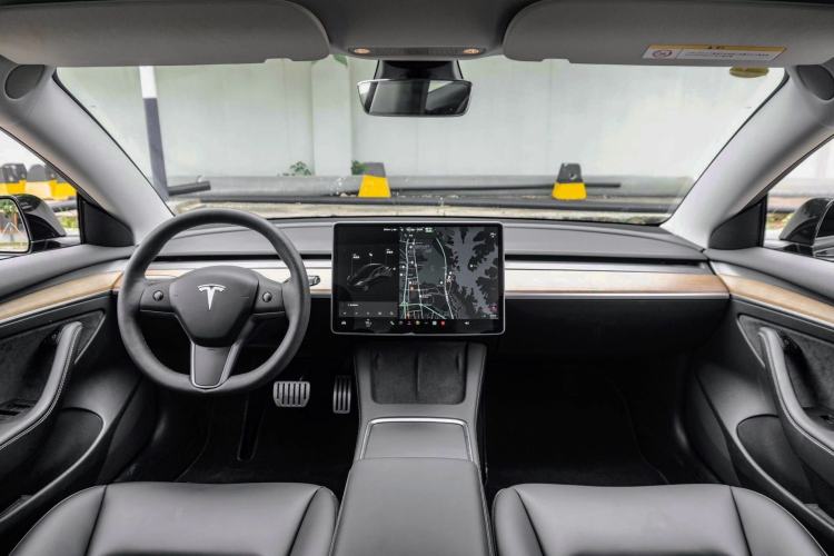 Used Tesla Model 3 2022 Rear-Wheel-Drive Version Interior 5
