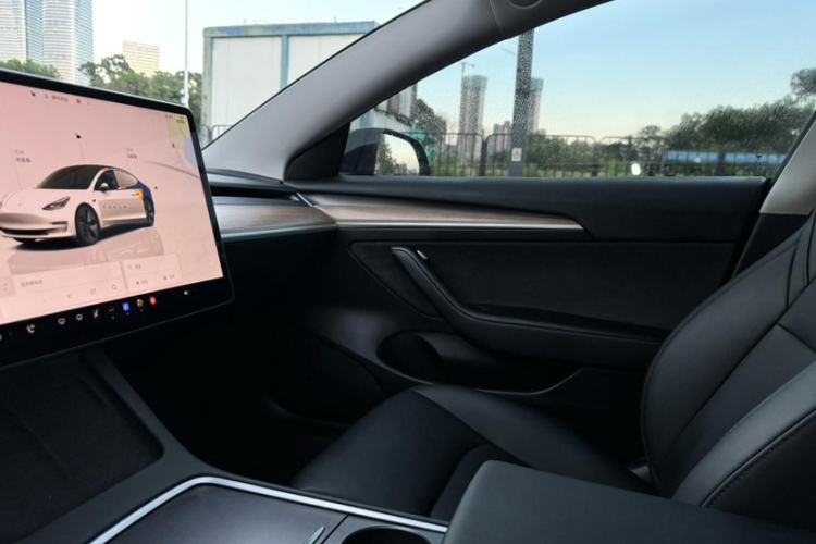 Used Tesla Model 3 2022 Rear-Wheel-Drive Version Interior 5