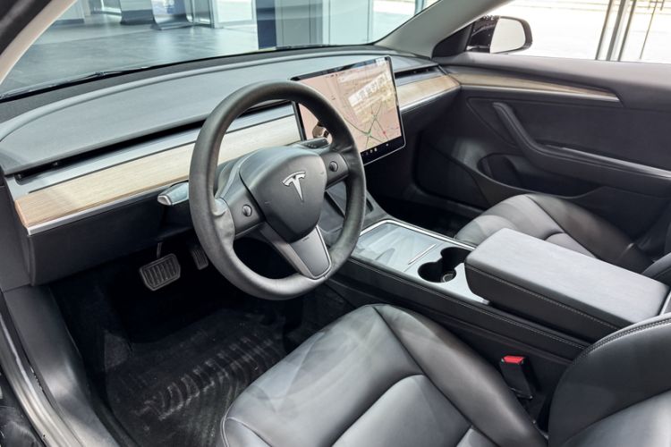 Used Tesla Model 3 2022 Rear-Wheel-Drive Version Interior 6